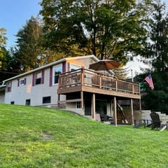 Lakeshore Lodge