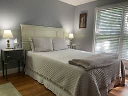 Alana Bertch Cottage - Image 2