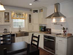 Bateman Cottage - Image 2