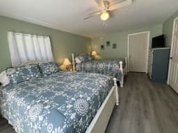 Ruth's Creekside - Image 4
