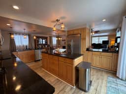 The Lakehouse Retreat - Image 4
