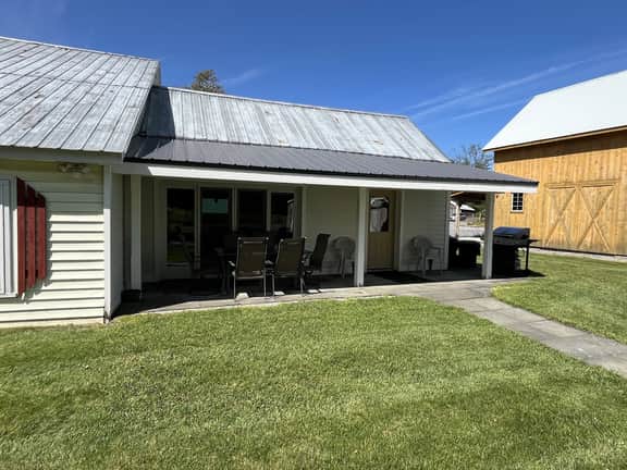 1825 Barn - Image 2