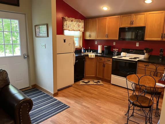 Breezy Acres Farm Apartment 1 - Image 4