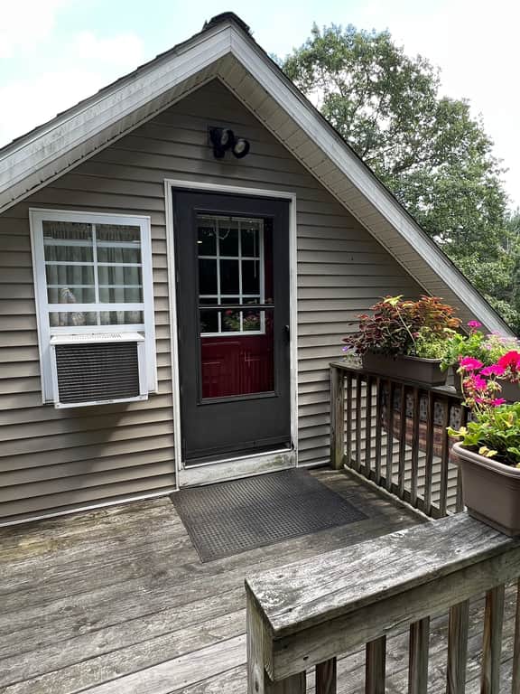 Fernwood Guesthouse Highview Room - Image 5