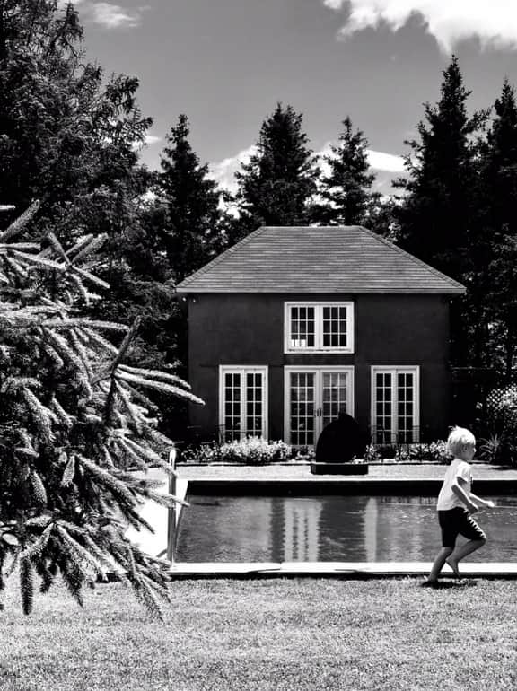 Hawk Field Pool House - Image 5