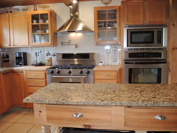 Hillview Manor - Image 2