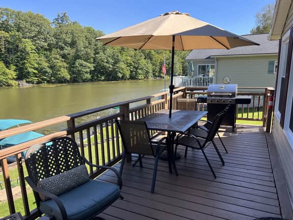 Lakeshore Lodge - Image 2