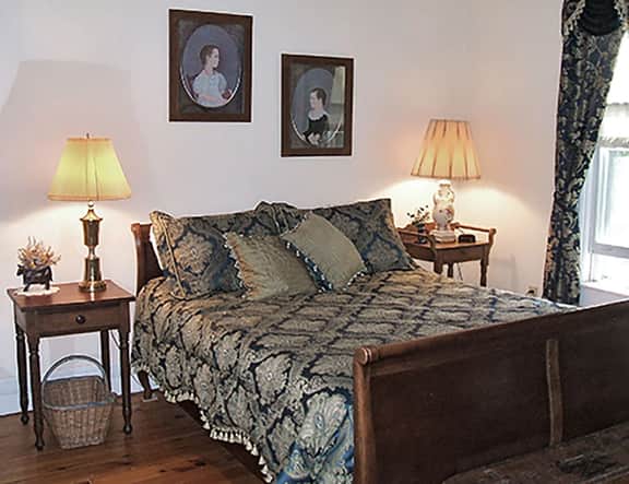 Nelson Pines - Blue Room - Image 4