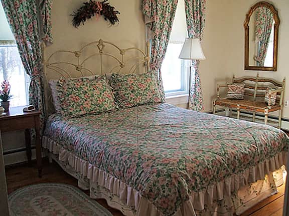 Nelson Pines - Rose Room - Image 4