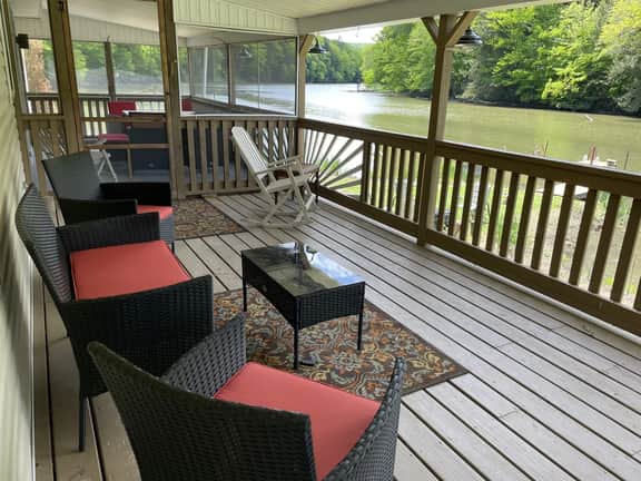 Riverhouse - Image 2