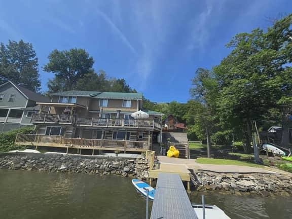 The Lakehouse Retreat - Image 2