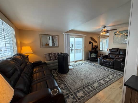 The Lakehouse Retreat - Image 5