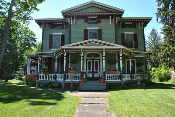 76 Baseball Apartment - Image 1