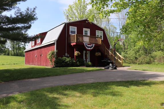 Breezy Acres Farm Apartment 1 - Image 1