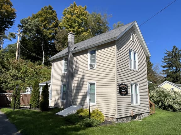 Cooperstown Cottage - Image 1