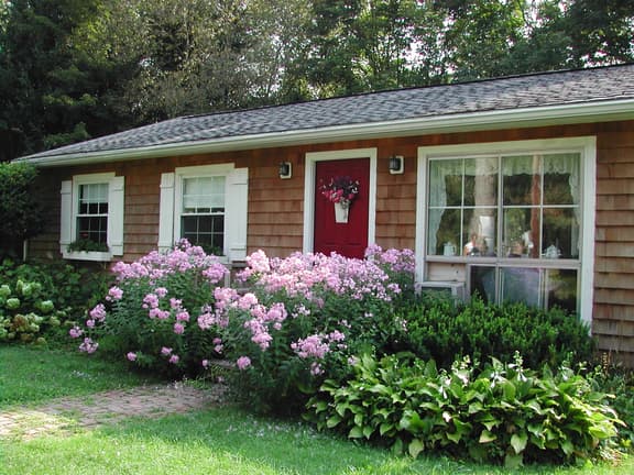 Cottage House - Image 1