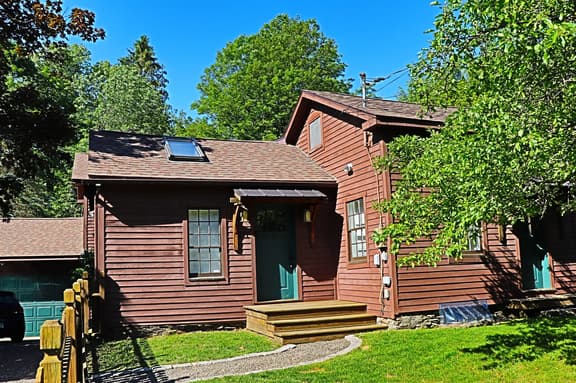 Craftsman House - Image 1