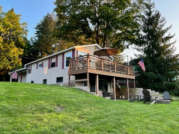 Lakeshore Lodge - Image 1