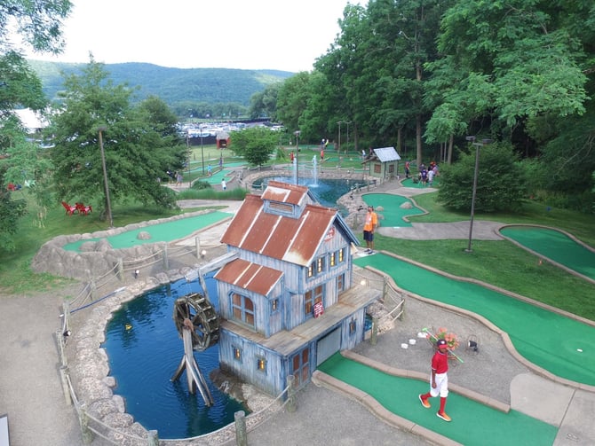 Barnyard Swing Miniature Golf